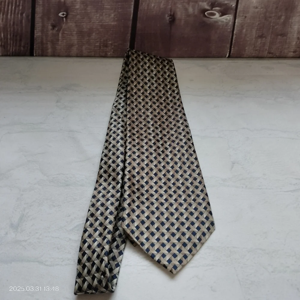 Luigi Valentino Men's Necktie Geometric Weave Patterned Tie Classic Luxury